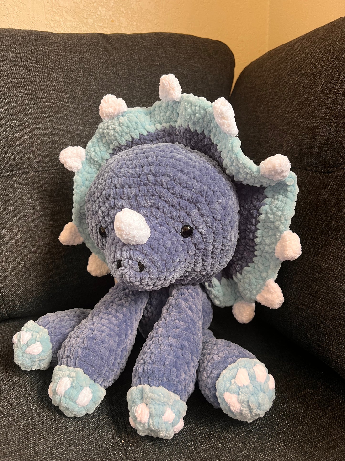 PLUSHIE: Crochet Amigurumi Tino the Triceratops