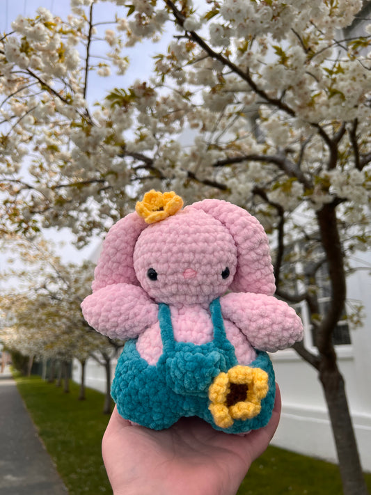 PLUSHIE: Crochet Amigurumi Flower Bunny