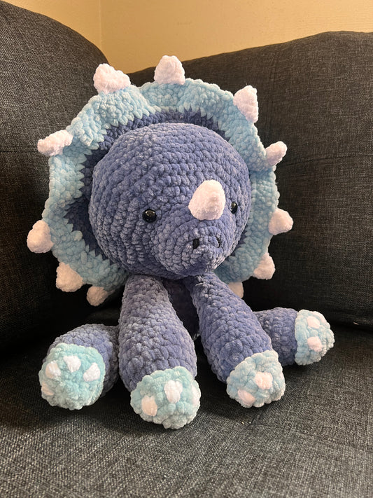 PLUSHIE: Crochet Amigurumi Tino the Triceratops